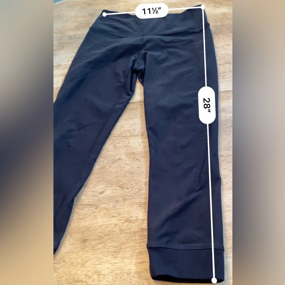 Nike Dri Fit Women’s XS Black 3/4‎ Length Athletic Leggings